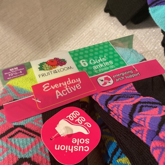 Lot of 24 pairs FRUIT OF THE LOOM Girls ankles socks M shoe size 10 1/2 - 4 - Picture 7 of 12